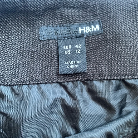 Lined A-line herringbone skirt with belt loops, size 12 from H&M - Picture 5 of 6